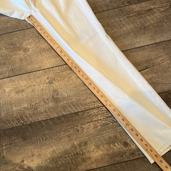 NWT CAbi Off-White Contemporary Boot Cut Jean Style 895 Size 10 - Picture 5 of 8